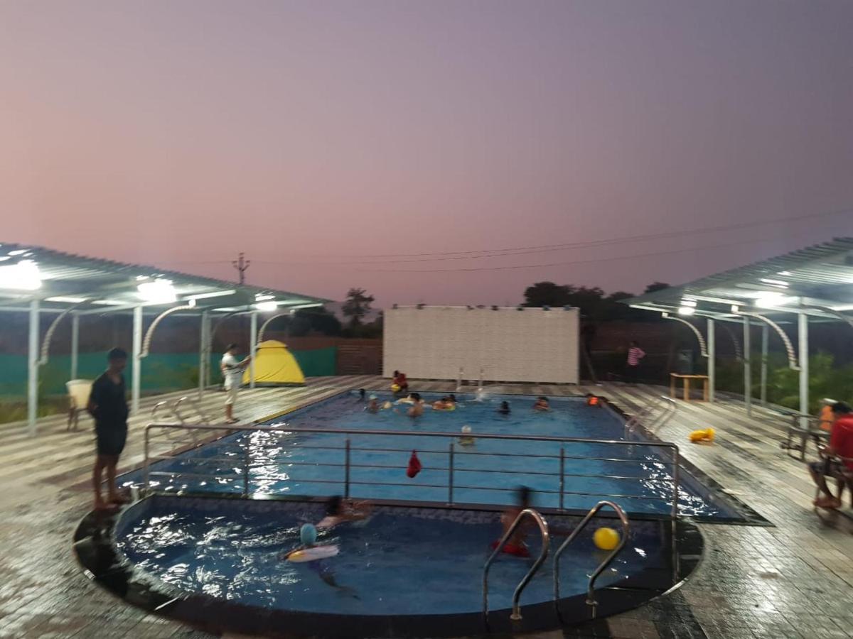 Vila Sundar Farm Karjat Exteriér fotografie